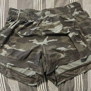 Athleta mesh racer run short 4”